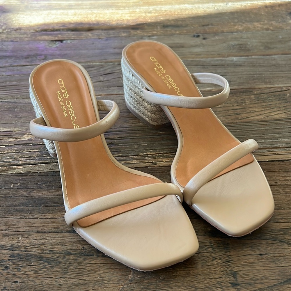 Andre Assous Women's Tan Sandals